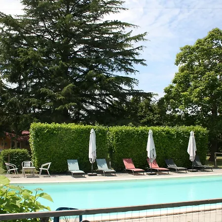 Hébergement de vacances Domaine Des Hirondelles *